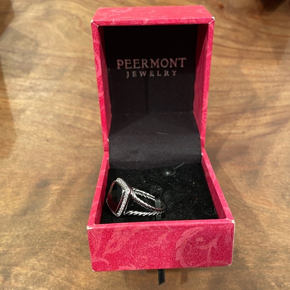 Faceted black Onyx Ring, cushion cut Rhodium plated split shank band, Sz. 7,NWT - Picture 9 of 16